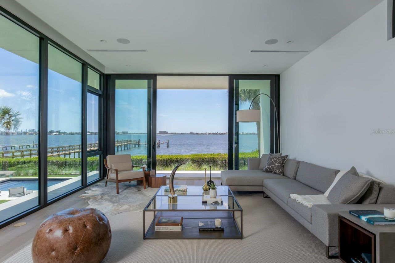 1500 Bayview Drive, Sarasota, FL 34239 Photo