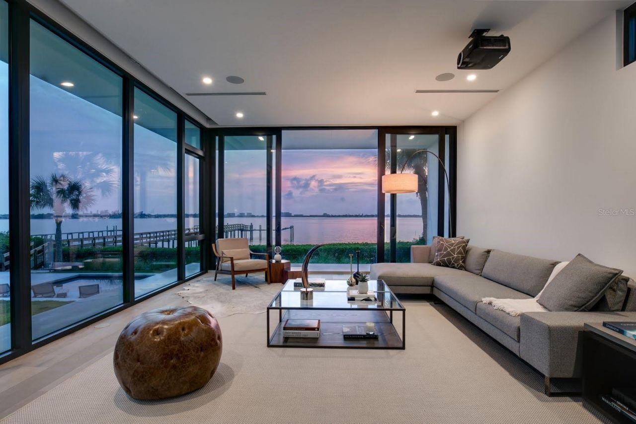 1500 Bayview Drive, Sarasota, FL 34239 Photo