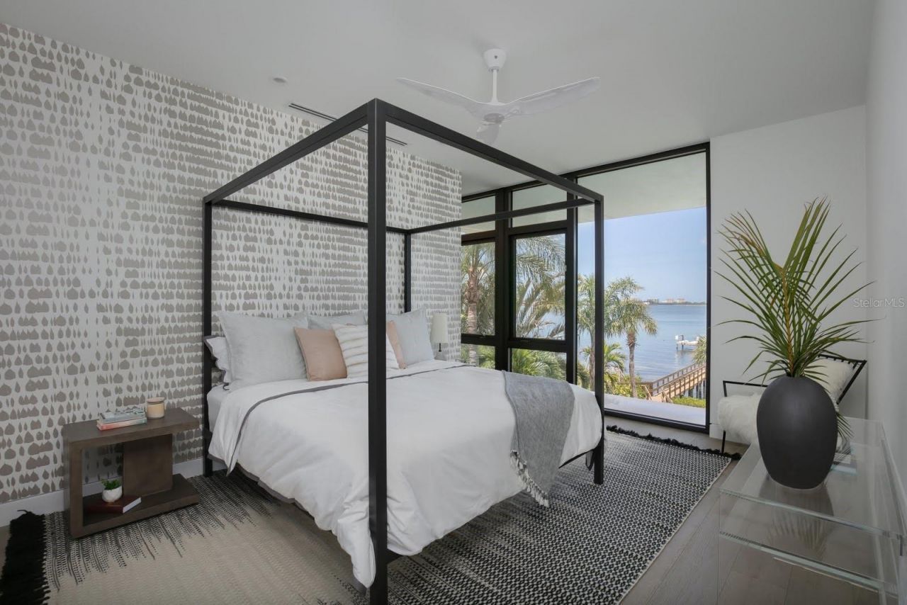 1500 Bayview Drive, Sarasota, FL 34239 Photo