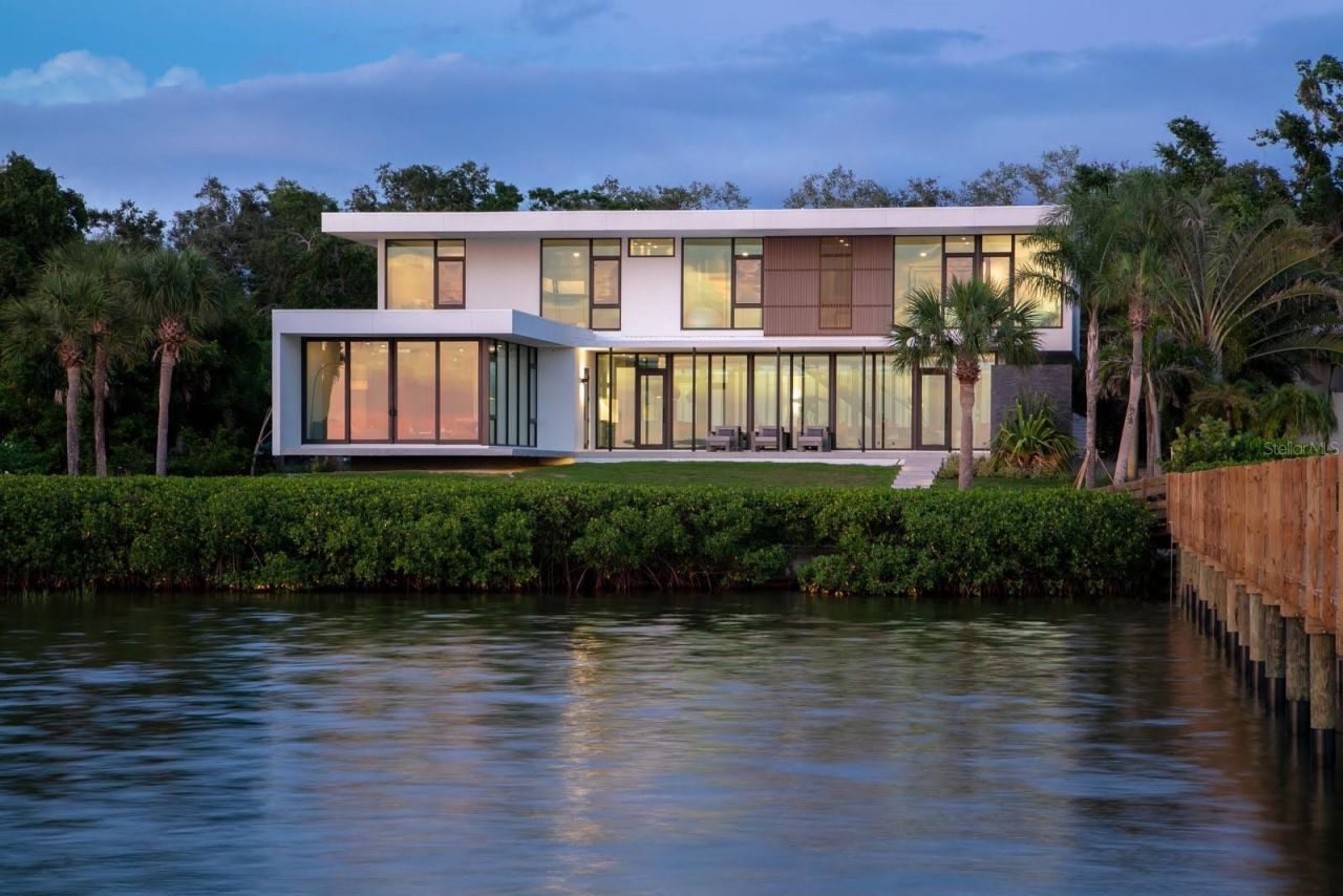 1500 Bayview Drive, Sarasota, FL 34239 Photo