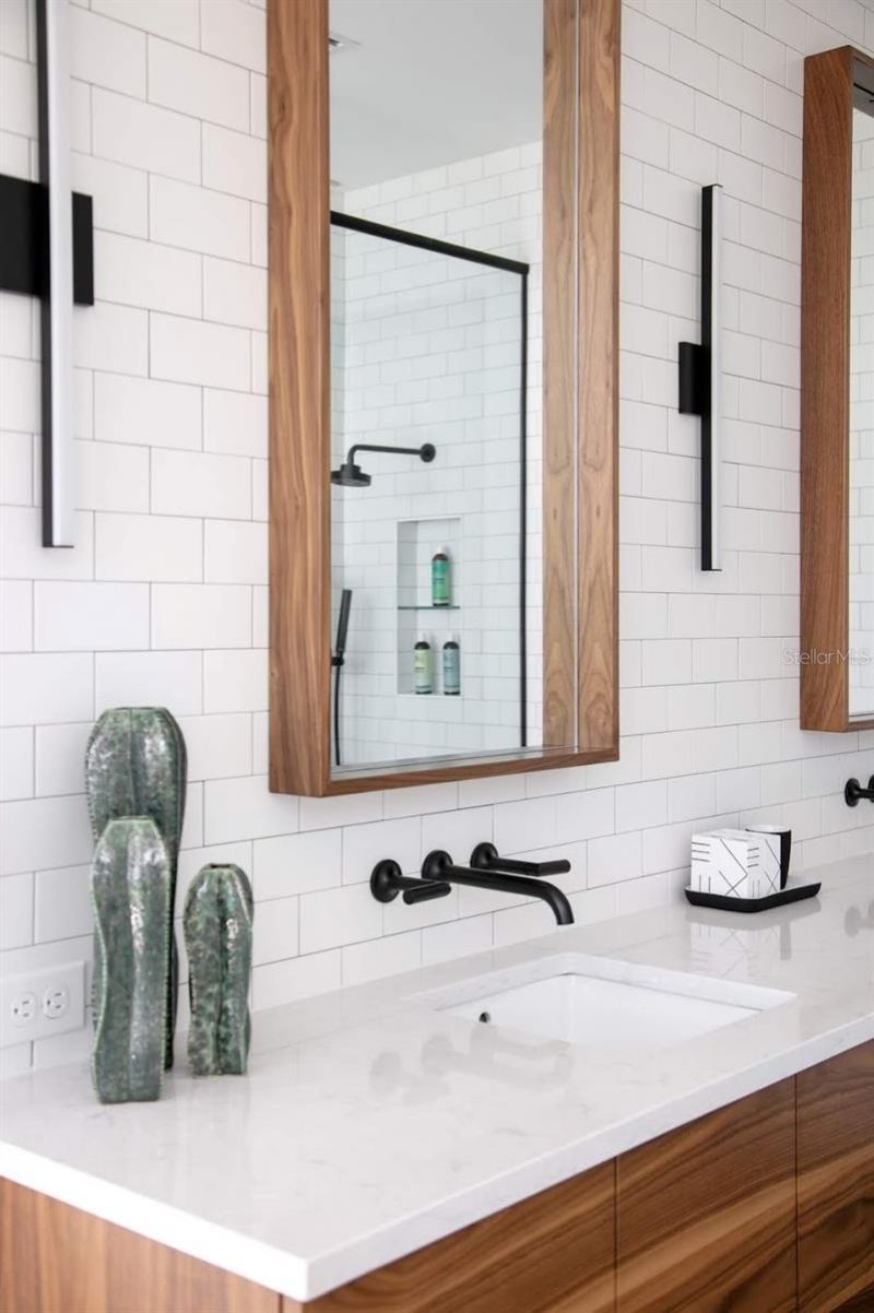 1500 Bayview Drive, Sarasota, FL 34239 Photo