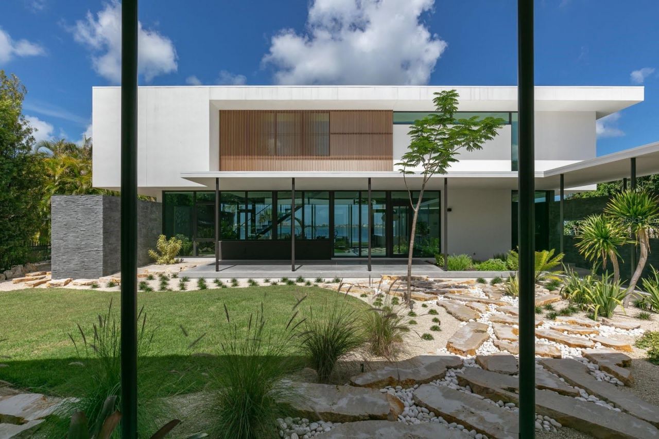 1500 Bayview Drive, Sarasota, FL 34239 Photo