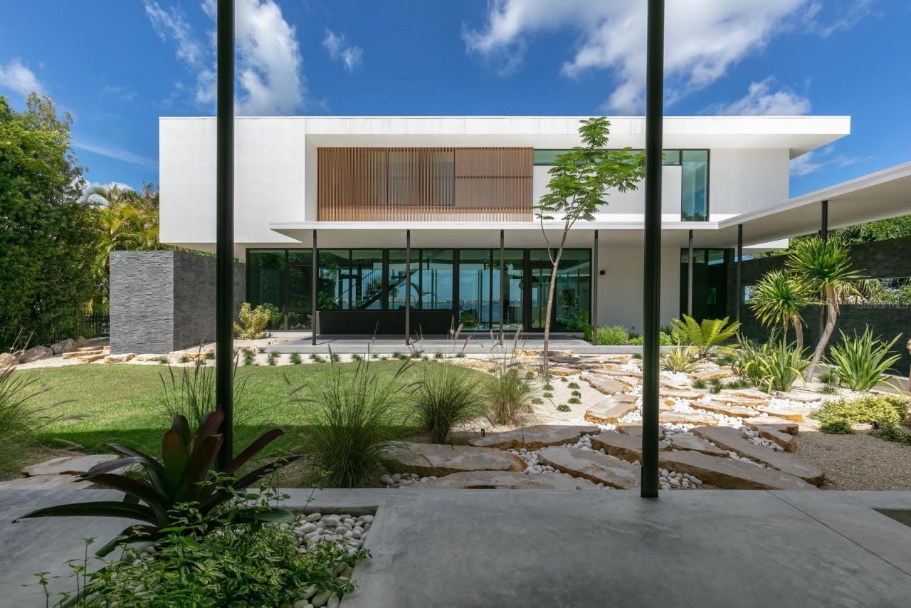 1500 Bayview Drive, Sarasota, FL 34239 Photo