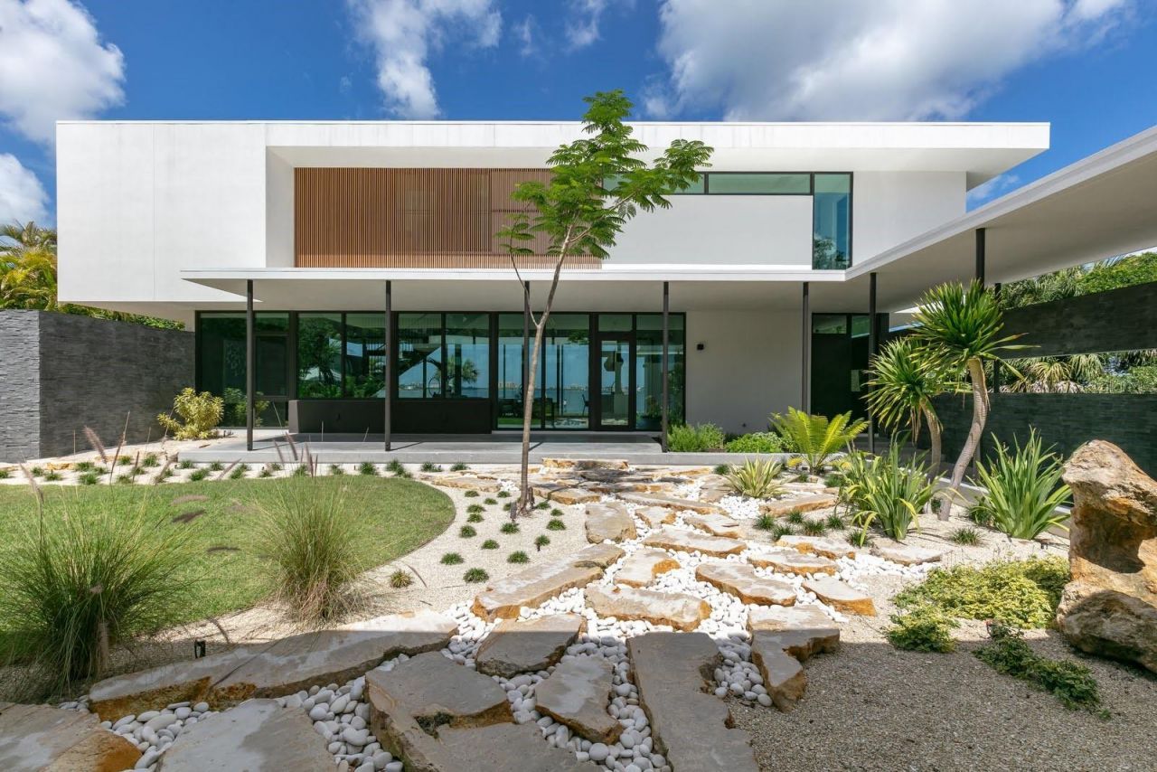 1500 Bayview Drive, Sarasota, FL 34239 Photo