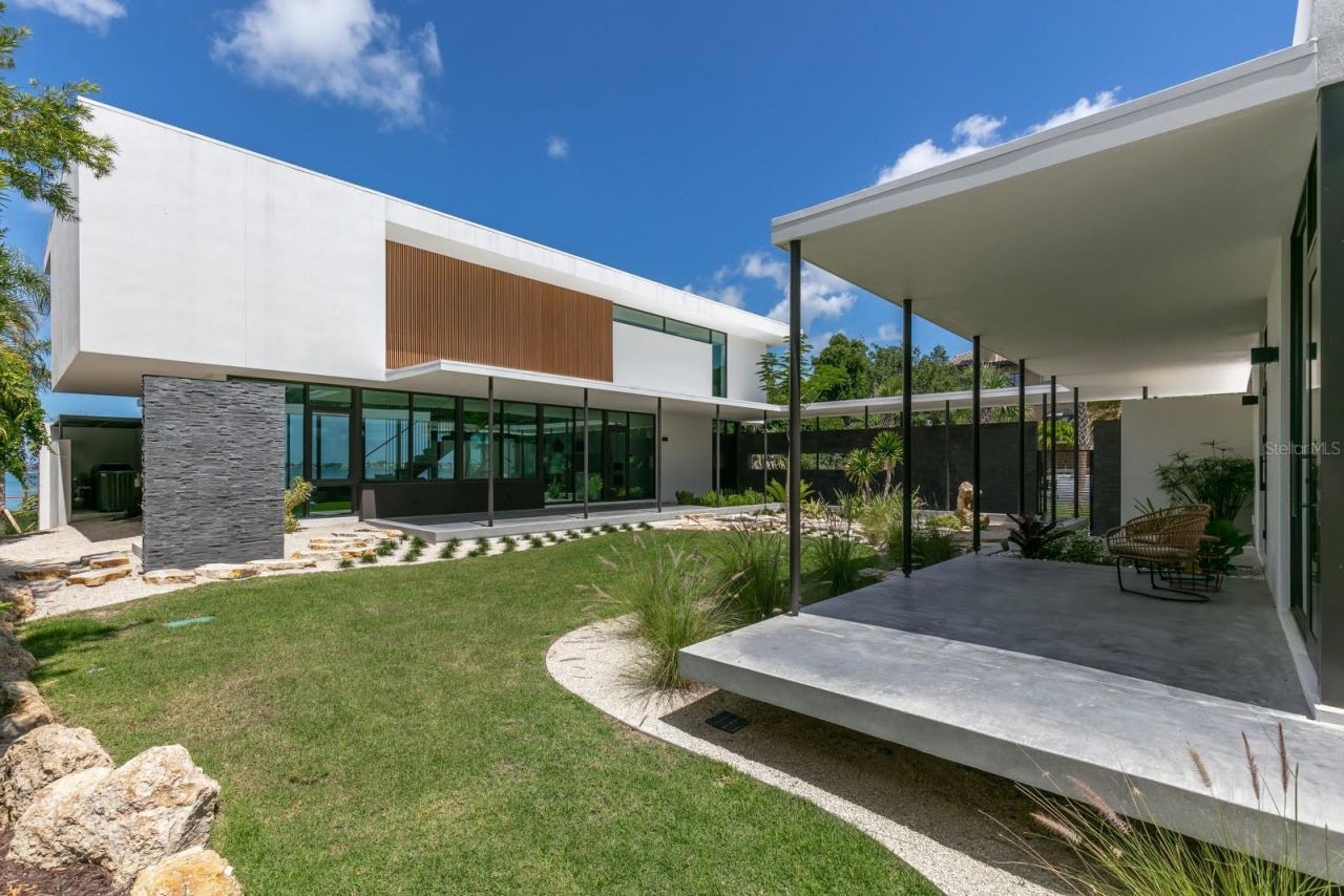 1500 Bayview Drive, Sarasota, FL 34239 Photo