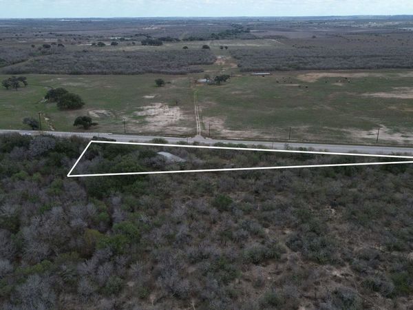 16583 state highway 80, Gillett, TX 78116