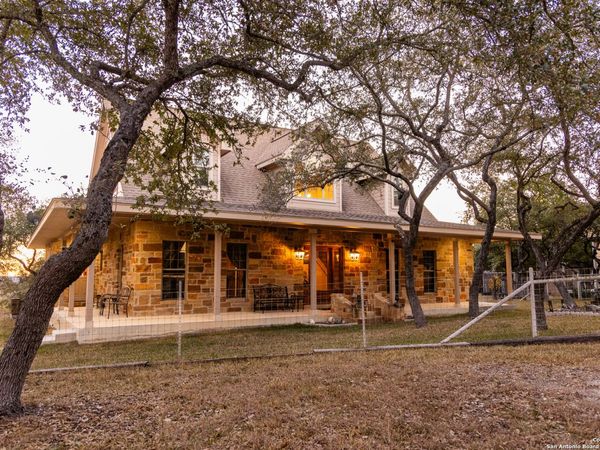 488 Phillip, Pipe Creek, TX 78063