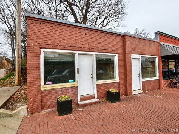 301 N Muskogee Avenue, Tahlequah, OK 74464