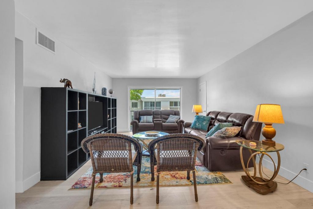 6487 Bay Club Drive, Unit 4, Fort Lauderdale, FL 33308 Photo