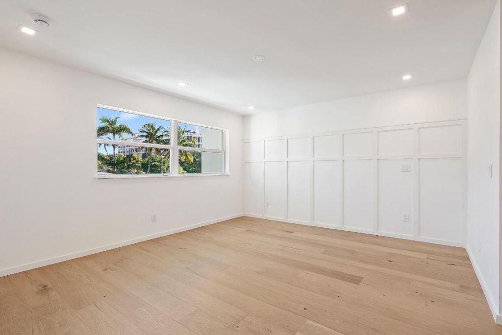 107 Sandal Lane, Unit 2, Palm Beach Shores, FL 33404 Photo