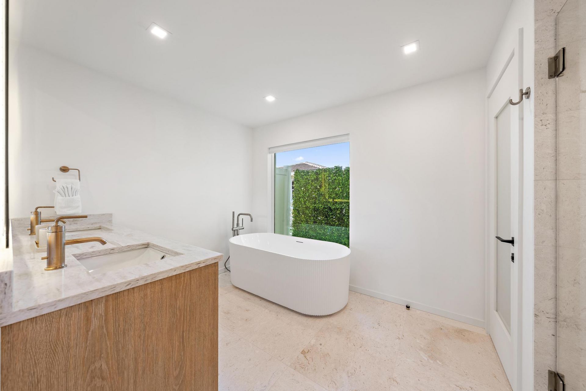 107 Sandal Lane, Unit 2, Palm Beach Shores, FL 33404 Photo