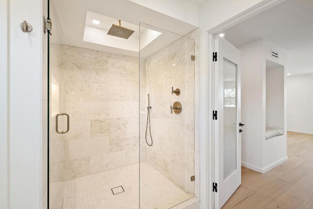 107 Sandal Lane, Unit 2, Palm Beach Shores, FL 33404 Photo