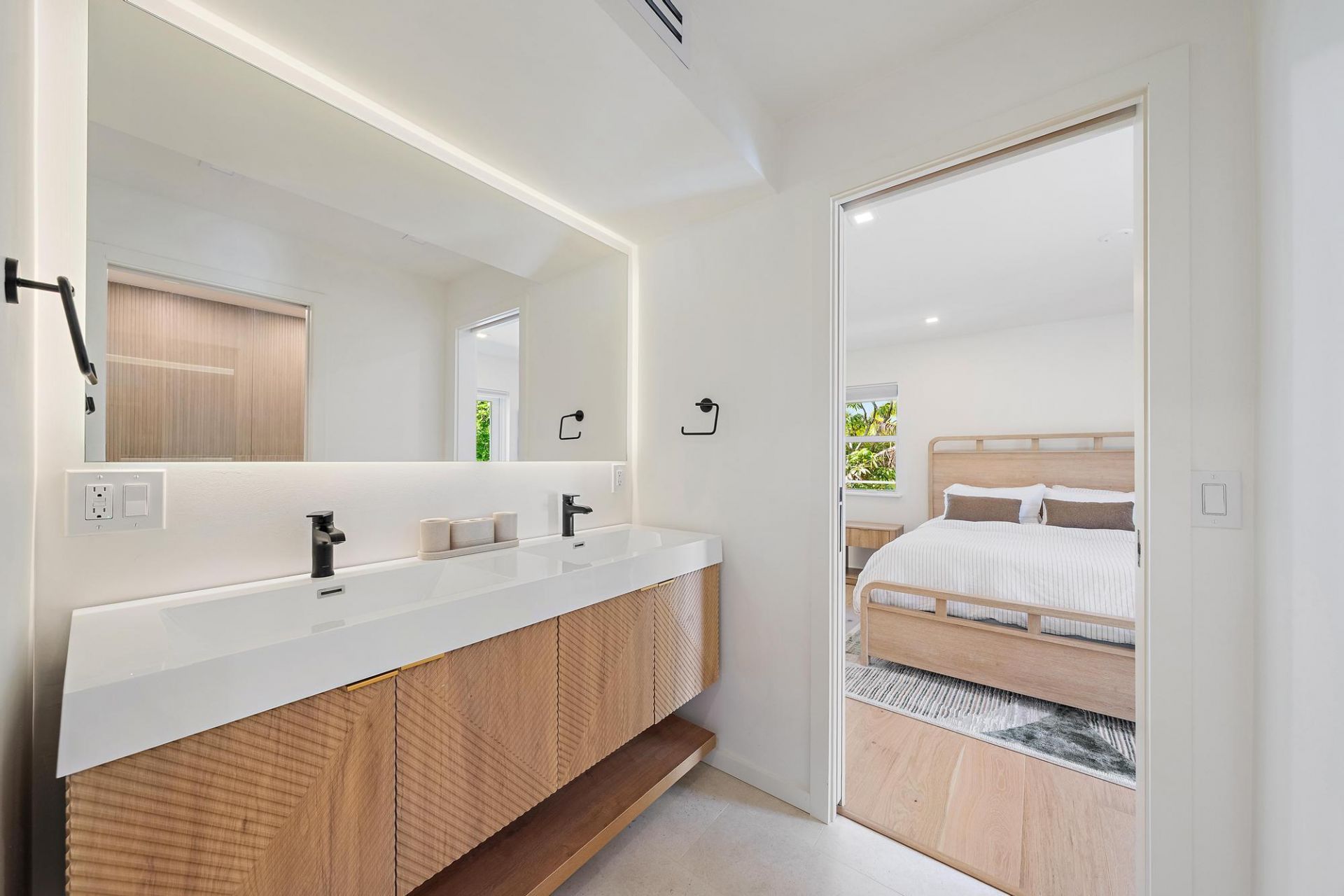 107 Sandal Lane, Unit 2, Palm Beach Shores, FL 33404 Photo