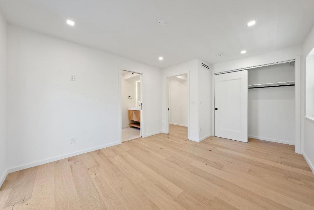 107 Sandal Lane, Unit 2, Palm Beach Shores, FL 33404 Photo