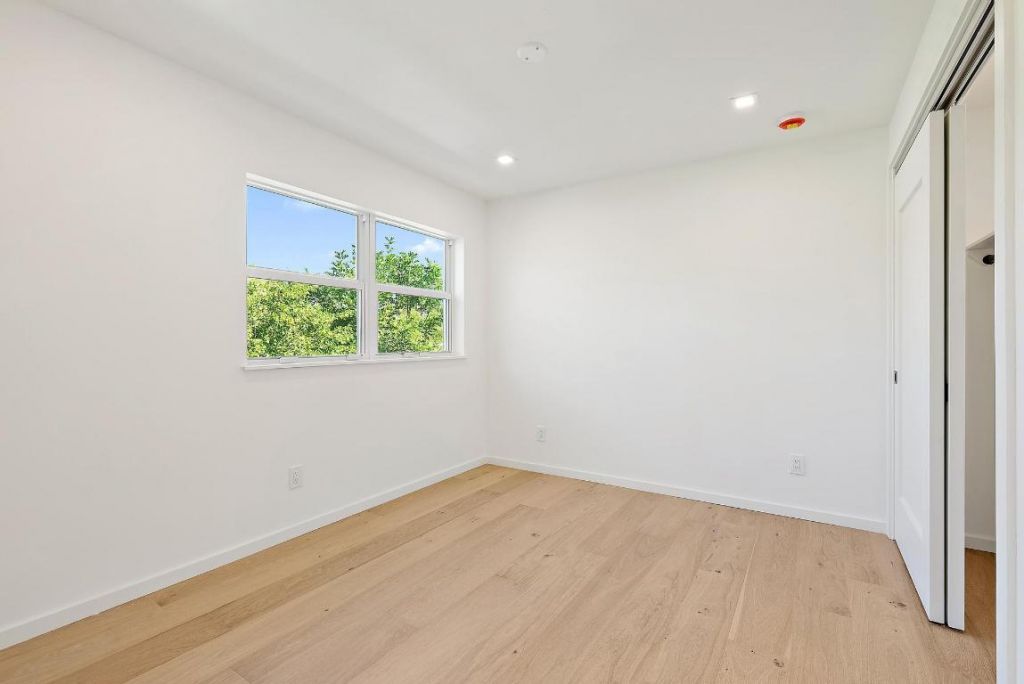 107 Sandal Lane, Unit 2, Palm Beach Shores, FL 33404 Photo