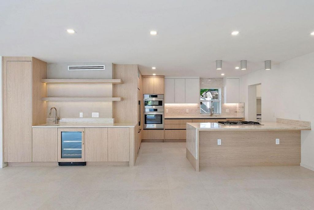 107 Sandal Lane, Unit 2, Palm Beach Shores, FL 33404 Photo