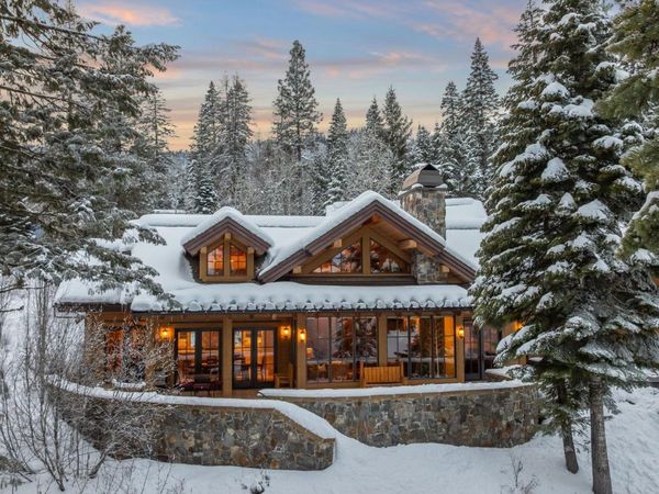 442 Sugarloaf Place, Donnelly, ID 83615