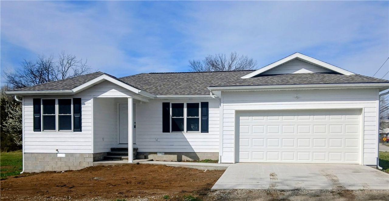 100 W 7th Street, Green Forest, AR 72638 Main Photo