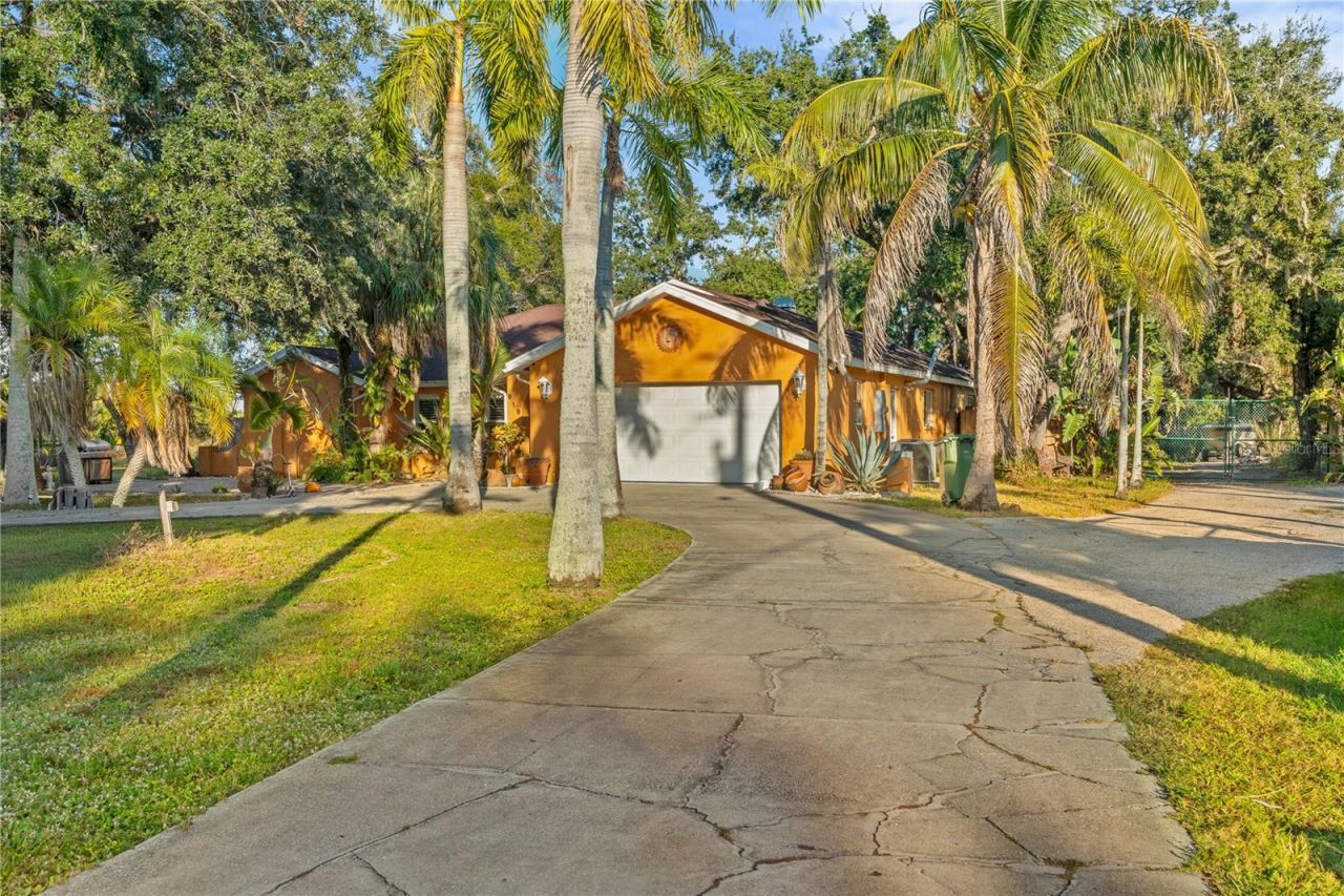 619 29th Street E, Bradenton, FL 34208 Photo