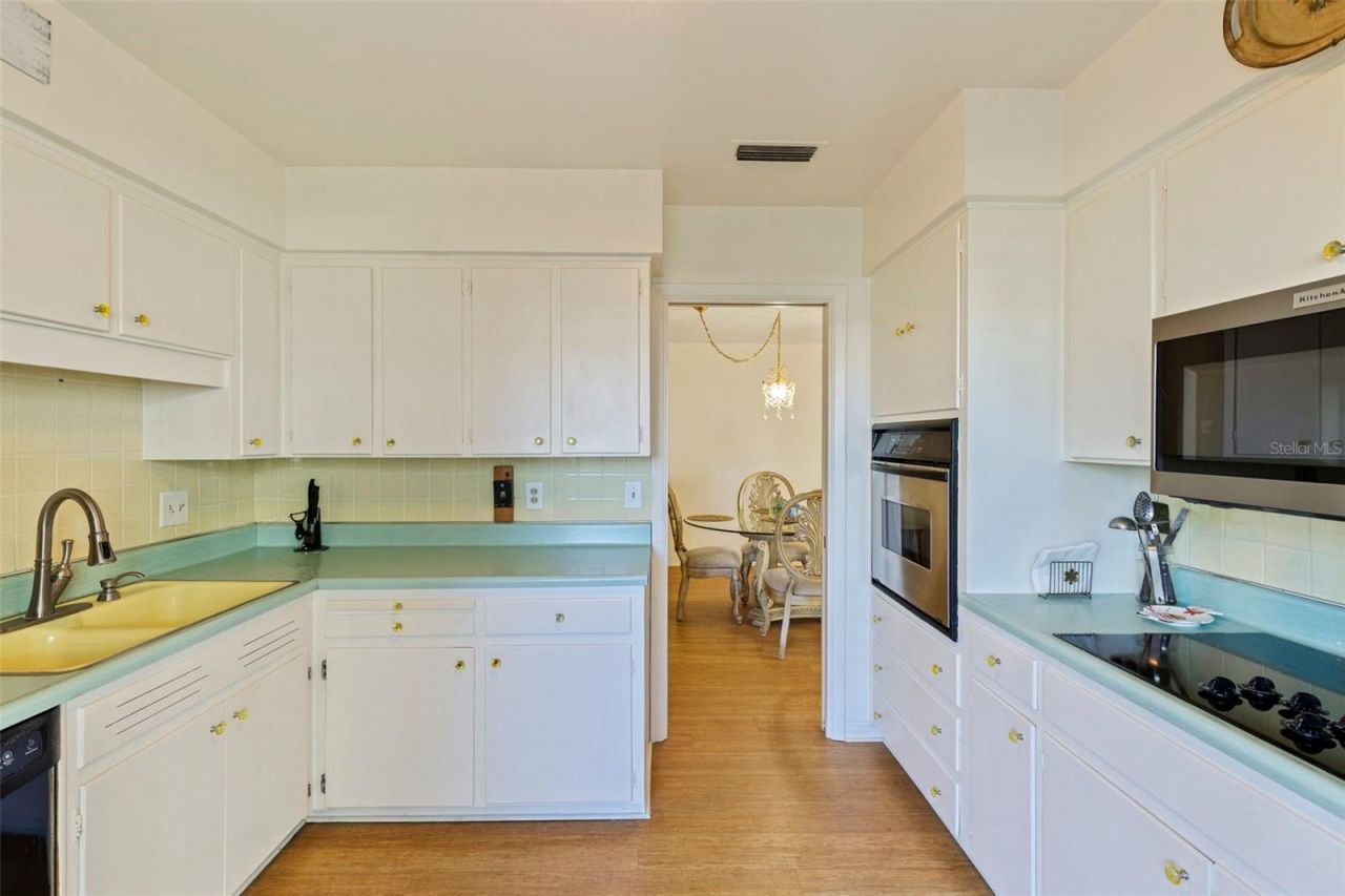 1036 North Shore Drive Ne, Unit 1, Saint Petersburg, FL 33701 Photo