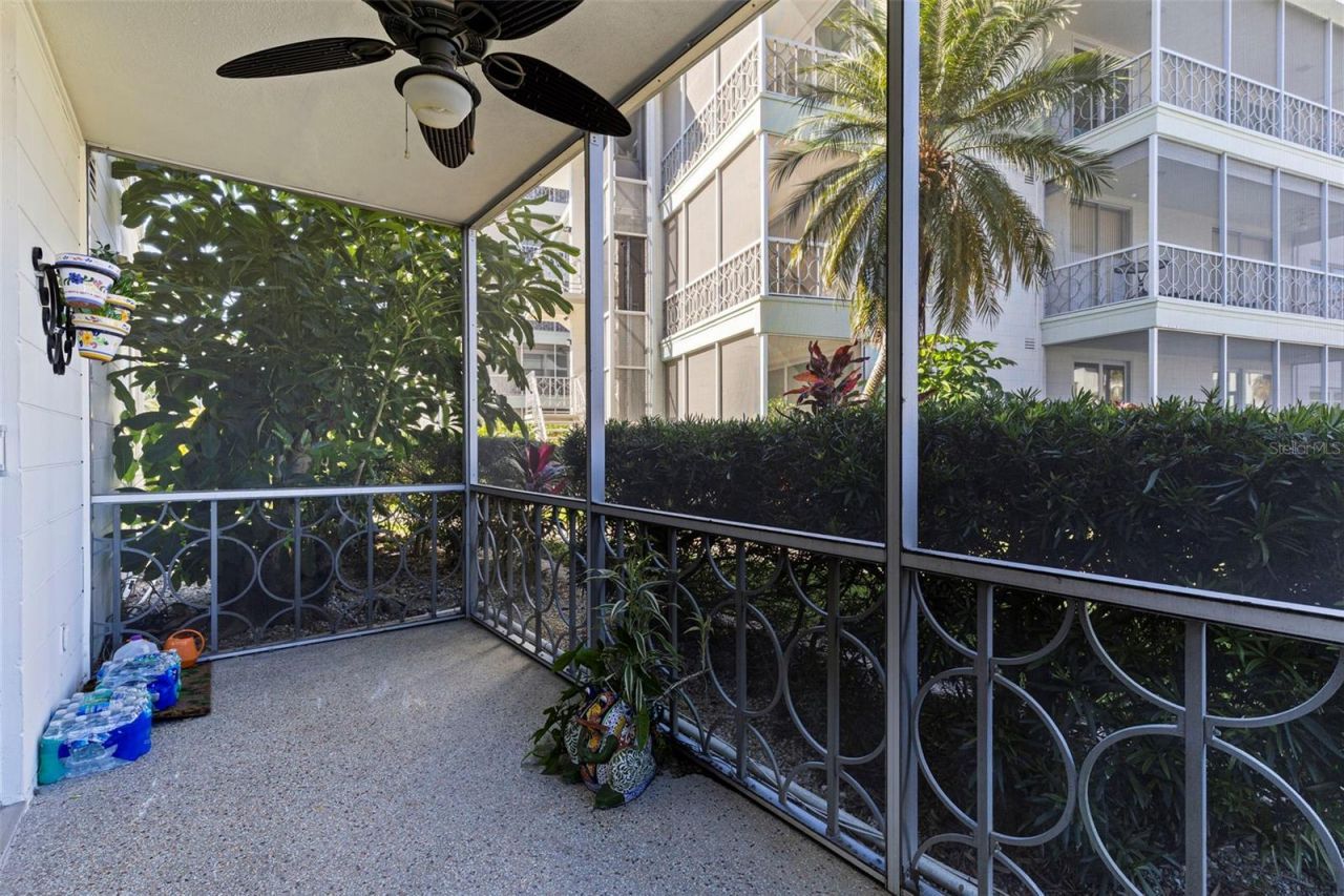 1036 North Shore Drive Ne, Unit 1, Saint Petersburg, FL 33701 Photo