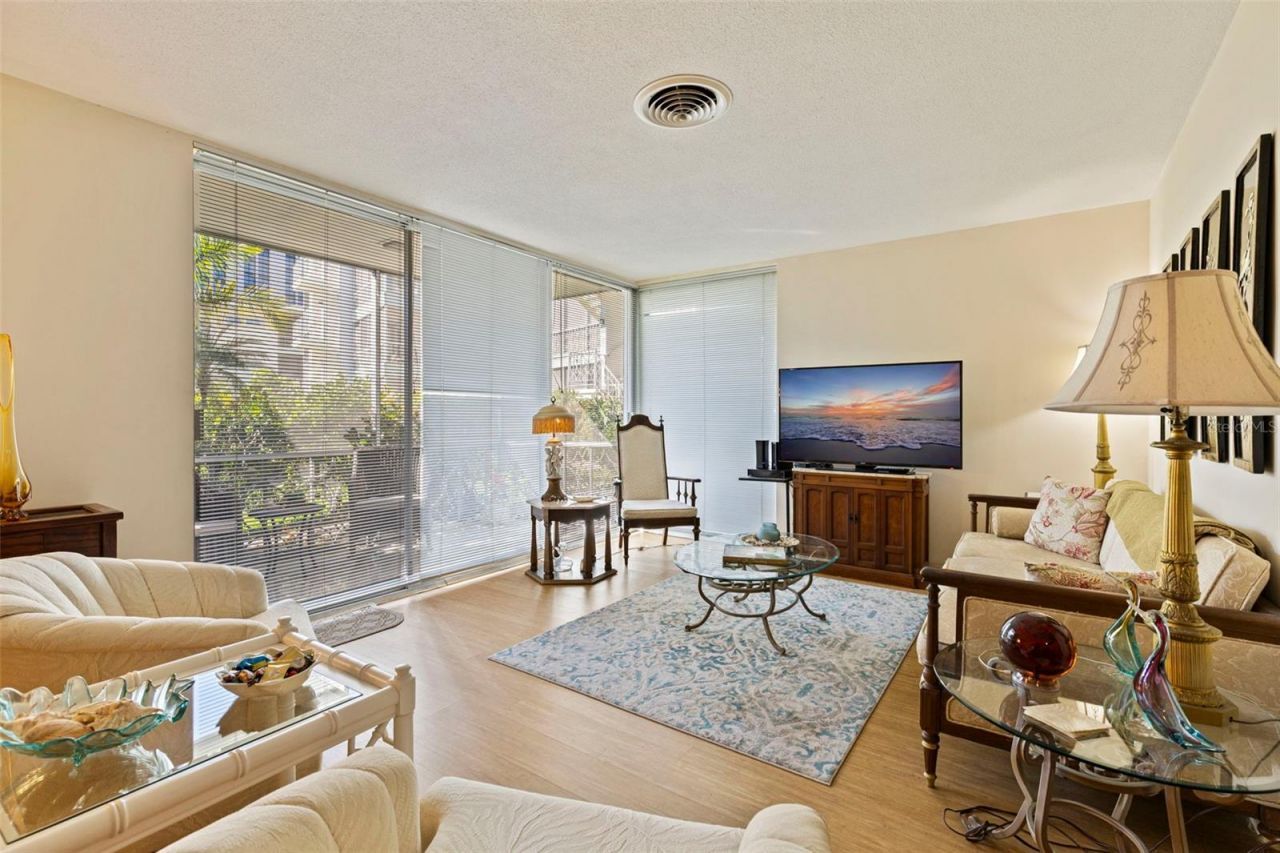 1036 North Shore Drive Ne, Unit 1, Saint Petersburg, FL 33701 Photo