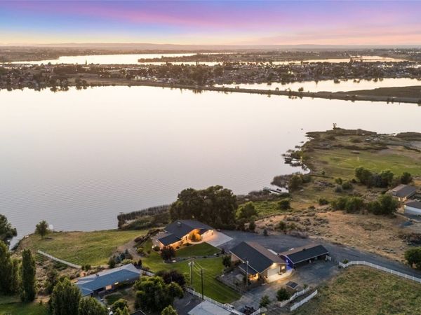 576 NE Easy Street, Moses Lake, WA 98837