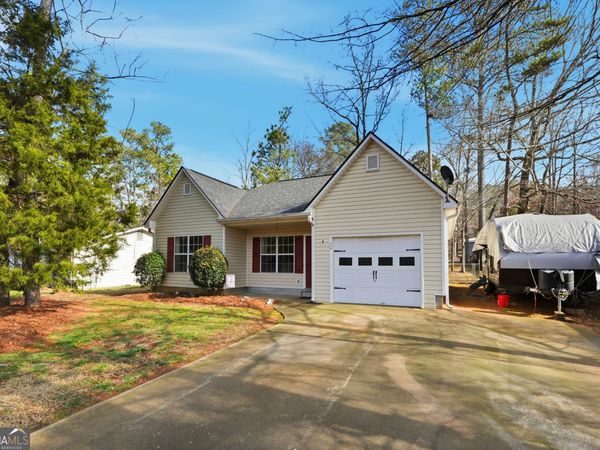 216 Whispering Pine Circle NE, White, GA 30184