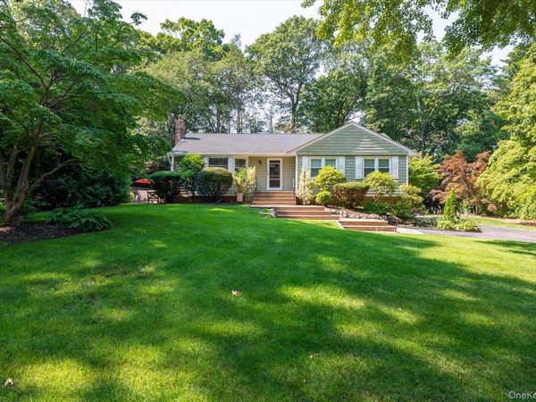 2 Meadowlark Lane, Huntington, NY 11743