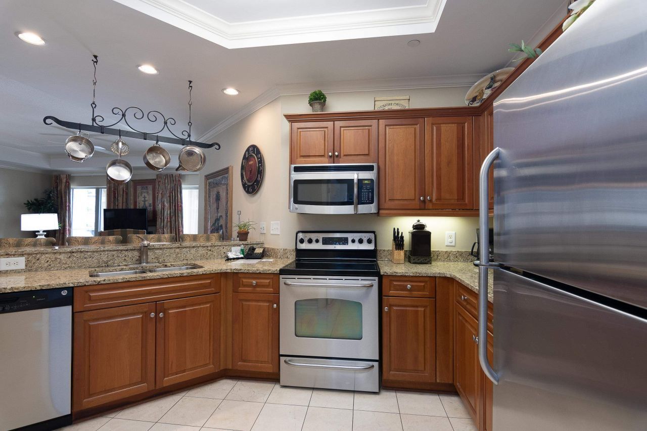 9994 Beach Club Dr. Photo 13