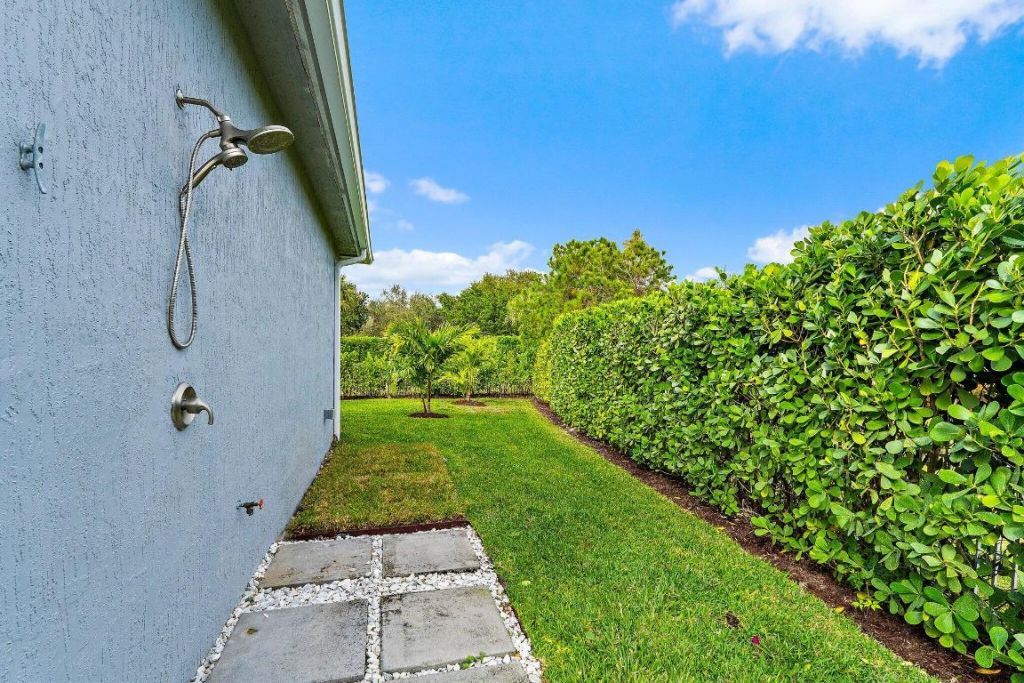 139 Shores Pointe Drive, Jupiter, FL 33458 Photo