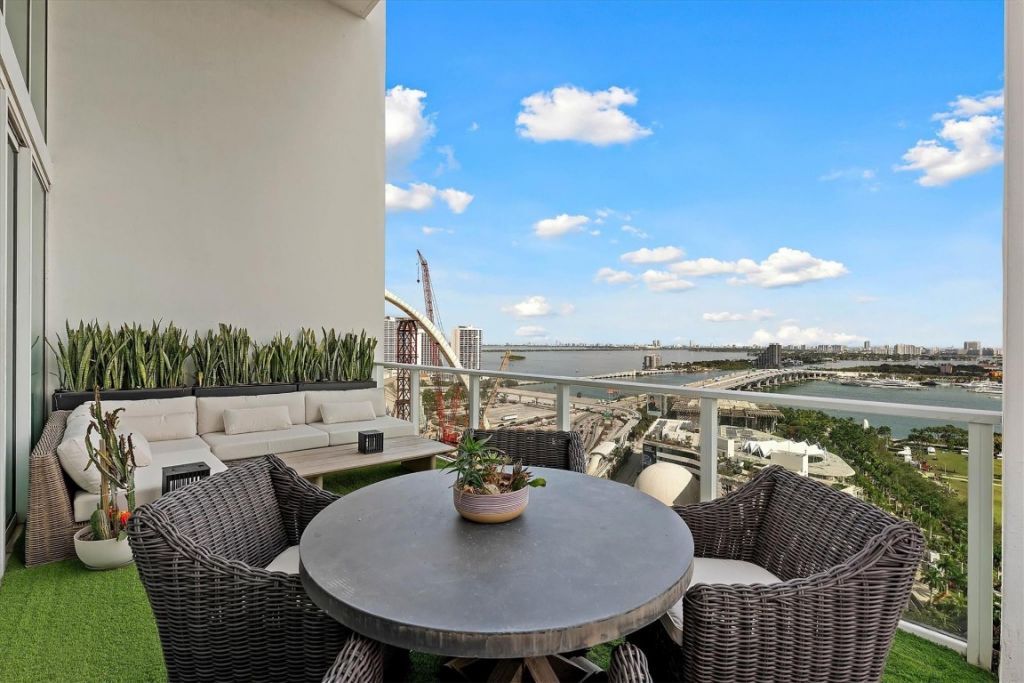 1040 Biscayne Boulevard, Unit 2101, Miami, FL 33132 Photo