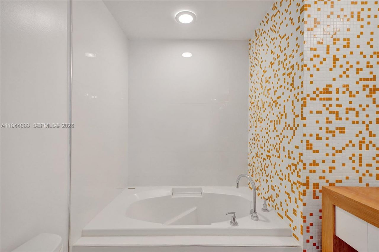 350 SE 2nd St, Unit 1250, Fort Lauderdale, FL 33301 Photo