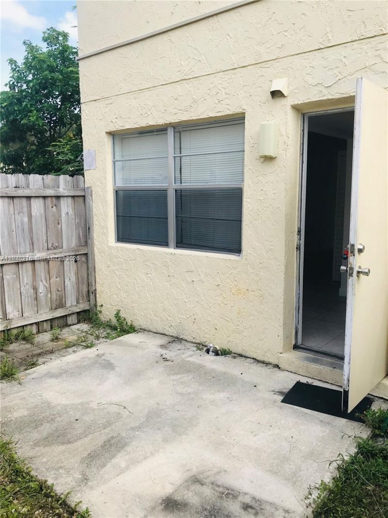 4633 NW 9th Dr, Unit 4633, Plantation, FL 33317 Photo