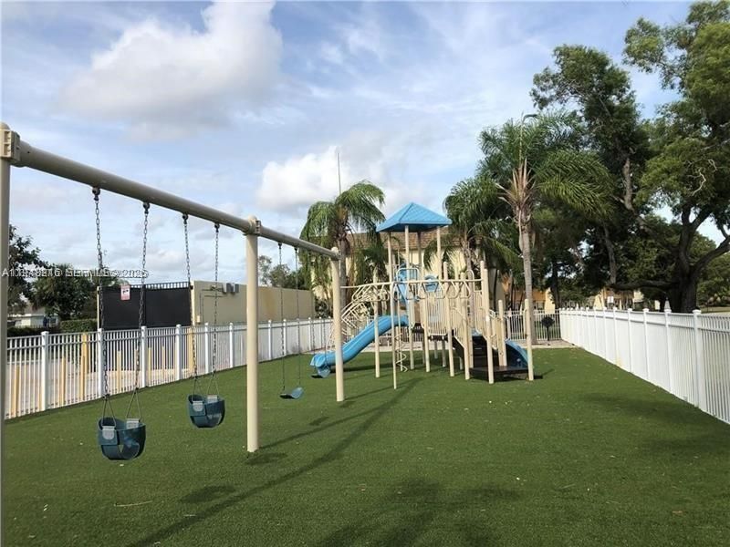 4633 NW 9th Dr, Unit 4633, Plantation, FL 33317 Photo