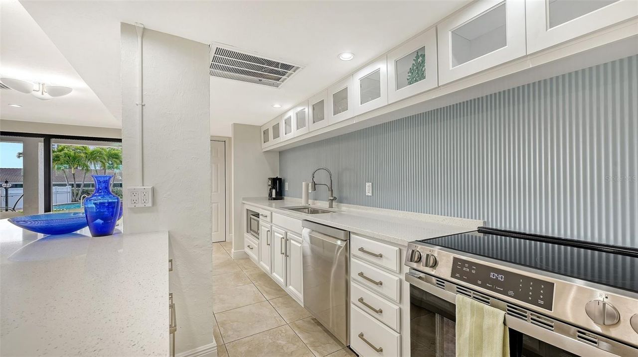 1 Benjamin Franklin Drive, Unit 55, Sarasota, FL 34236 Photo