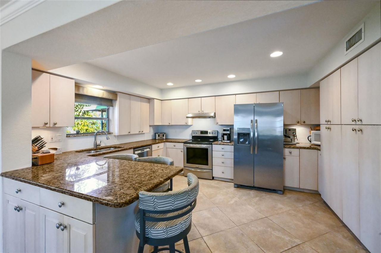 535 Sutton Place, Longboat Key, FL 34228 Photo