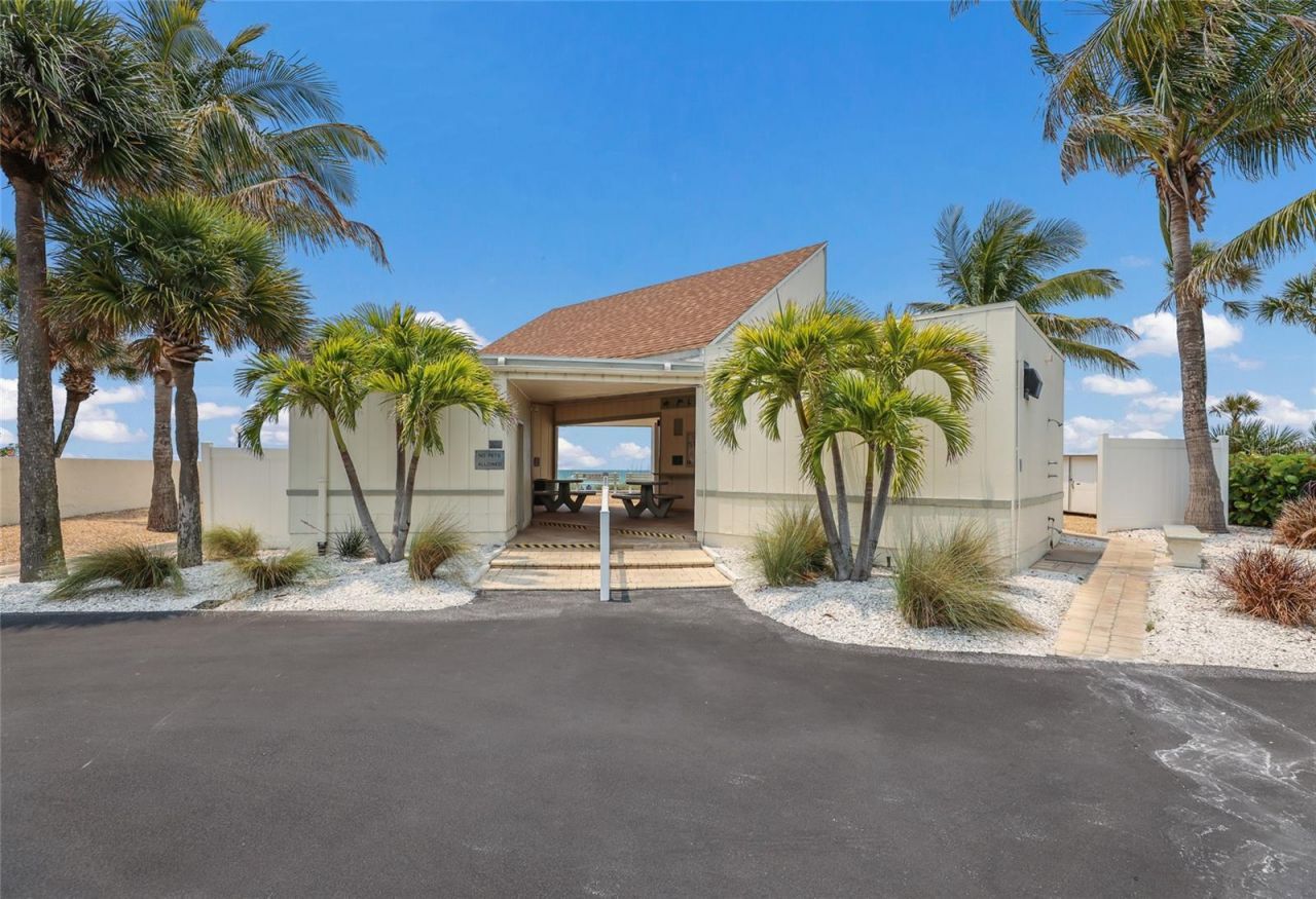 535 Sutton Place, Longboat Key, FL 34228 Photo