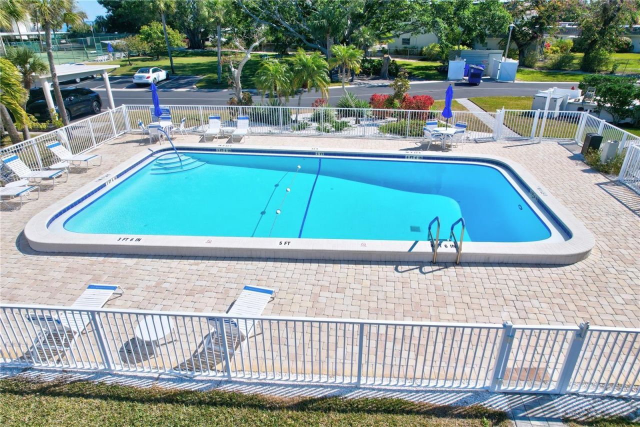 535 Sutton Place, Longboat Key, FL 34228 Photo