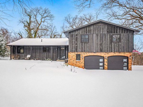 4525 N Cedar Trail, Stevensville, MI 49127