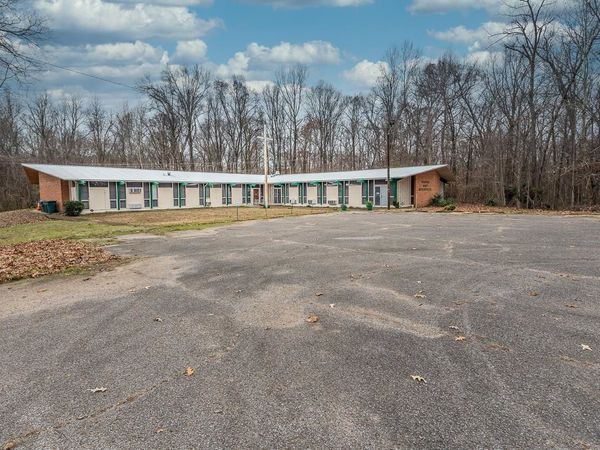 923 W SHELBY DR, Memphis, TN 38109