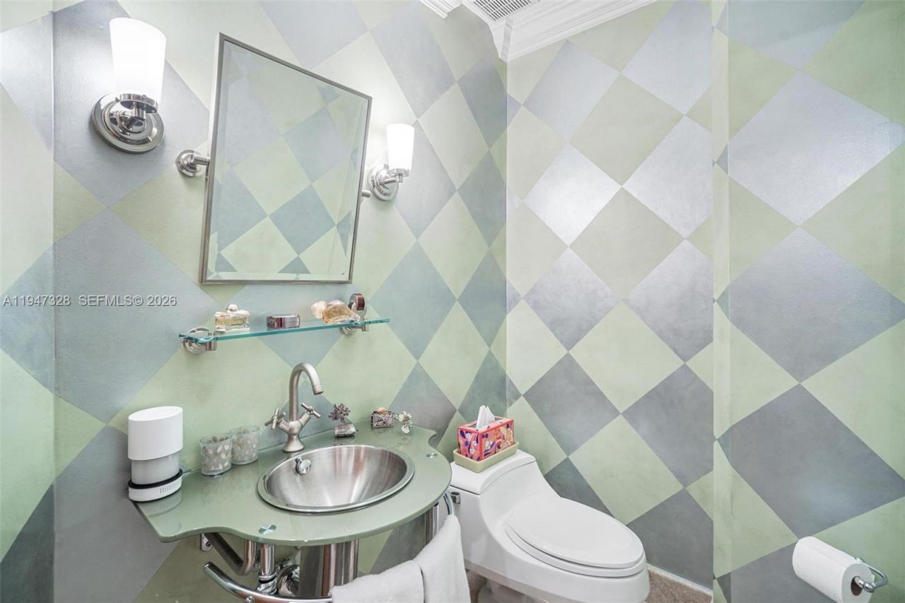 9595 Collins Ave, Unit NPHD, Surfside, FL 33154 Photo