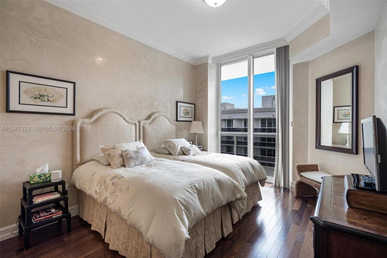 9595 Collins Ave, Unit NPHD, Surfside, FL 33154 Photo