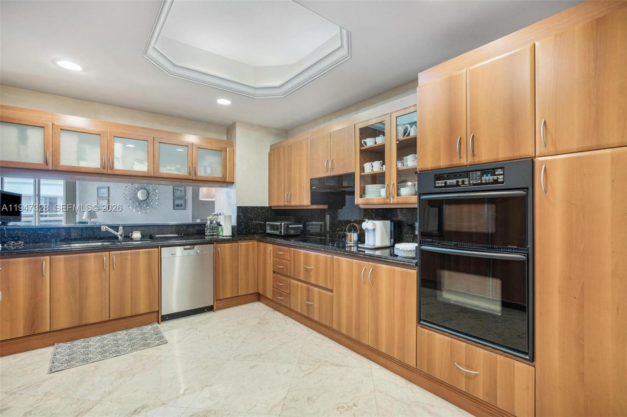 9595 Collins Ave, Unit NPHD, Surfside, FL 33154 Photo