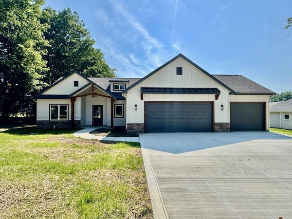 2252 Highlander Drive, Warsaw, IN 46580