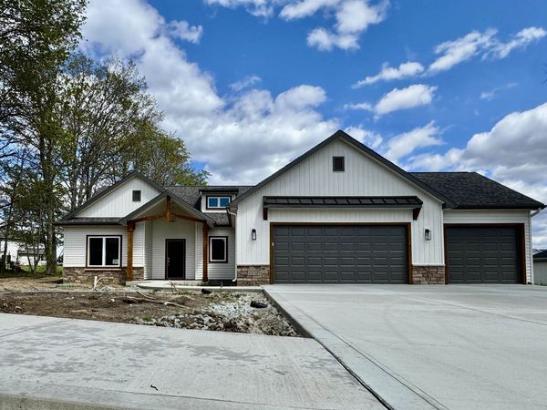 2252 Highlander Drive, Warsaw, IN 46580