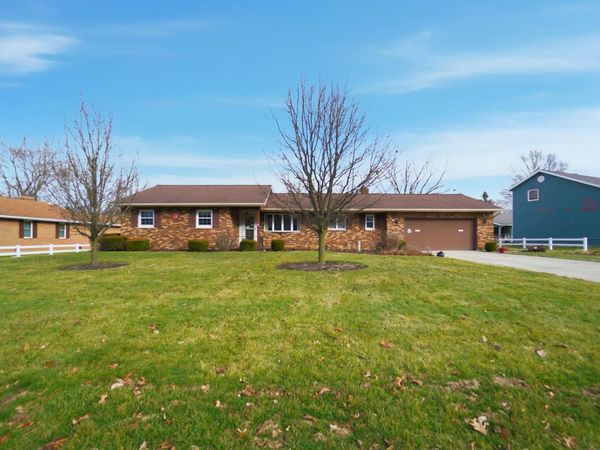 918 Carnation Drive, Wapakoneta, OH 45895