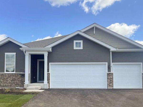 10099 fleetwood Street, Huntley, IL 60142