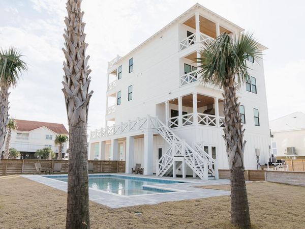 7944 Gulf Boulevard, Navarre, FL 32566