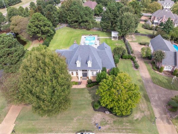 2400 HALLE PKY, Collierville, TN 38017